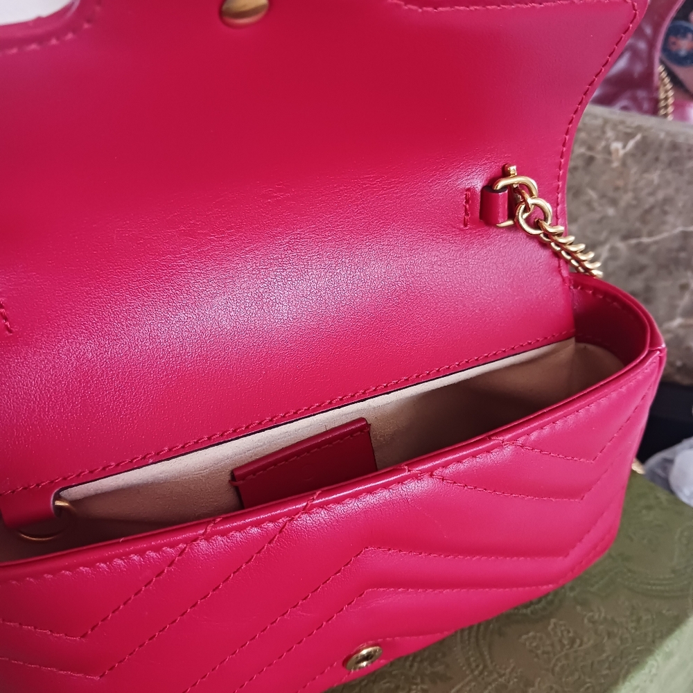Gucci GG Marmont Matelasse Super Mini Leather Bag - Picture 7 of 12
